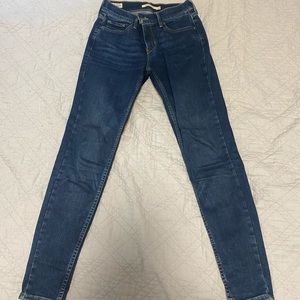 Levi’s 710 Super Skinny jeans
